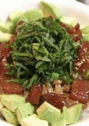 なめたけがポイント! アボカドまぐろ丼-レシピのメイン写真