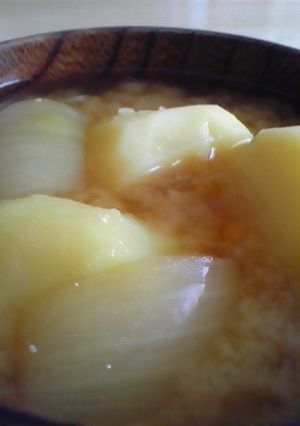 男の料理 じゃがいもとたまねぎのみそしる-レシピのメイン写真