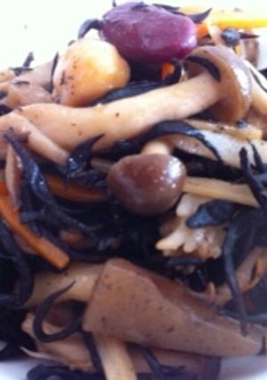 具だくさんひじきの煮物-レシピのメイン写真