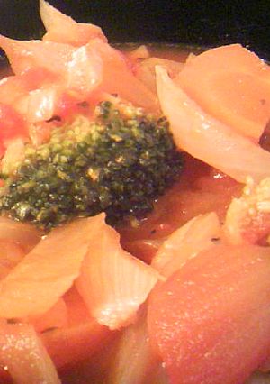 ベーコンとブロッコリーと玉葱のトマト煮-レシピのメイン写真
