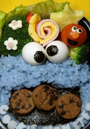 青色ご飯でキャラ弁☆クッキーモンスター-レシピのメイン写真