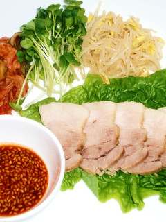 韓国チョジャンで食べる 茹で豚-レシピのメイン写真