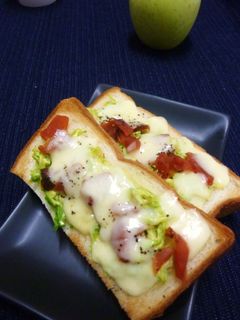 チーズと福神漬けのカレー風味のトースト-レシピのメイン写真