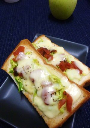 チーズと福神漬けのカレー風味のトースト-レシピのメイン写真