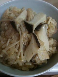*ホタテとキノコの炊き込みご飯*-レシピのメイン写真