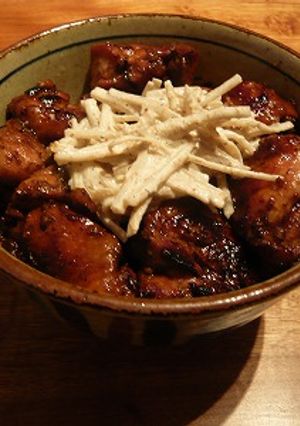 鶏の照り焼きとごぼうサラダの丼！-レシピのメイン写真