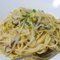 รูปของ 意外と合う☆中華風パスタ