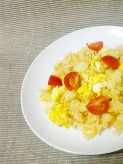 長芋とミニトマトの美肌チャーハン-レシピのメイン写真