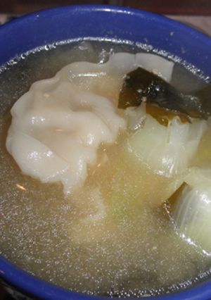 餃子と青梗菜のアジア３ヶ国風味のスープ-レシピのメイン写真