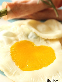 *バレンタイン*ハートな目玉焼き♡-レシピのメイン写真