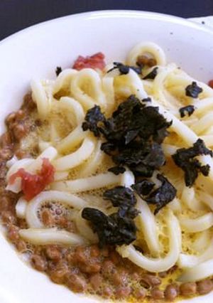 レンジで楽々♪納豆たまご梅うどん-レシピのメイン写真