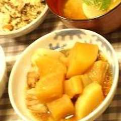 รูปของ 干した大根と豚バラ肉とネギの煮豚