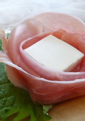塩豆腐と生ハムでバラの花★青じそ風味-レシピのメイン写真