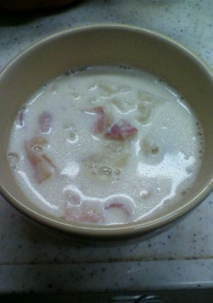 炒飯の素でカブとベーコンのミルクスープ-レシピのメイン写真