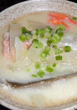 なんでも入れちゃえ温か粕汁♪-レシピのメイン写真