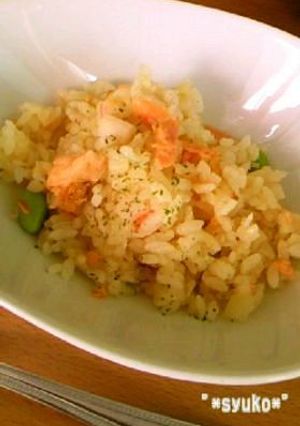 旨味たっぷり♪パエリア風☆鮭チャーハン-レシピのメイン写真