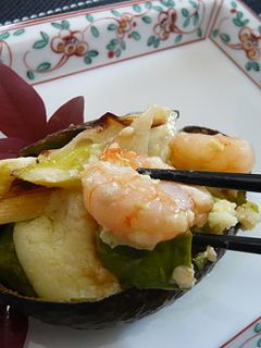 お酒に合うアボカドのチーズ焼き-レシピのメイン写真