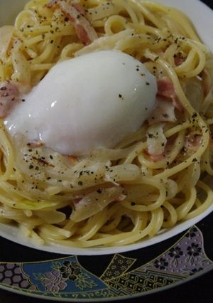 クリームスパに温玉でカルボナーラ風-レシピのメイン写真