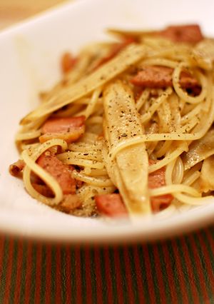 1フライパン1パスタ★ゴボウ＋スモーク鴨-レシピのメイン写真