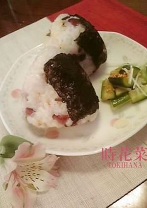 簡単♪お茶漬けのような紫葉漬けおにぎり-レシピのメイン写真