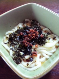 昼食に!食べるラー油でピリ辛釜玉うどん-レシピのメイン写真