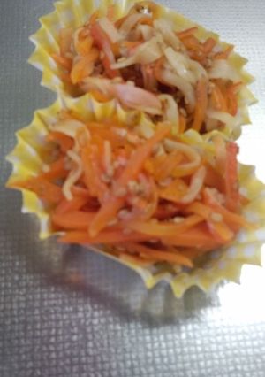 ＊お弁当＊人参とかにかまのきんぴら-レシピのメイン写真
