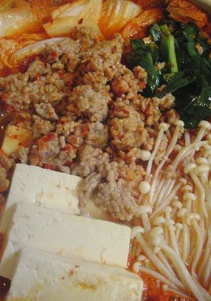♡鶏だし＆豚ミンチの　激辛！キムチ鍋♡　-レシピのメイン写真