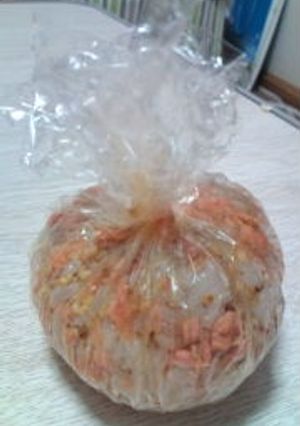 ２歳児が喜ぶ鮭おにぎり-レシピのメイン写真