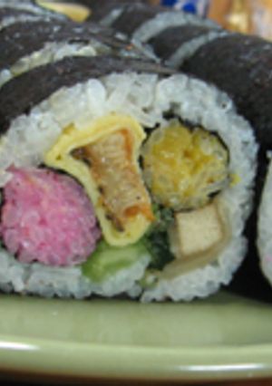 2011黄色でんぶで恵方巻き-レシピのメイン写真