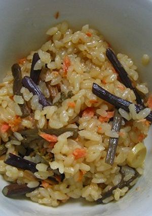 鮭入り山菜ご飯-レシピのメイン写真