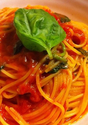 シンプルなトマトソースのスパゲッティ-レシピのメイン写真