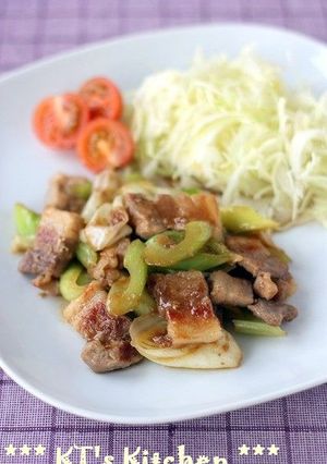 豚バラとセロリ、ポロねぎの甘辛おかず-レシピのメイン写真