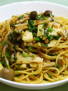 万能葱ときのこの食べるラー油パスタ-レシピのメイン写真