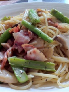 アスパラとベーコンのシンプルパスタ-レシピのメイン写真