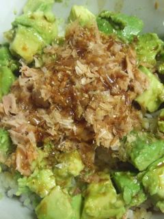 アボカドツナ丼-レシピのメイン写真
