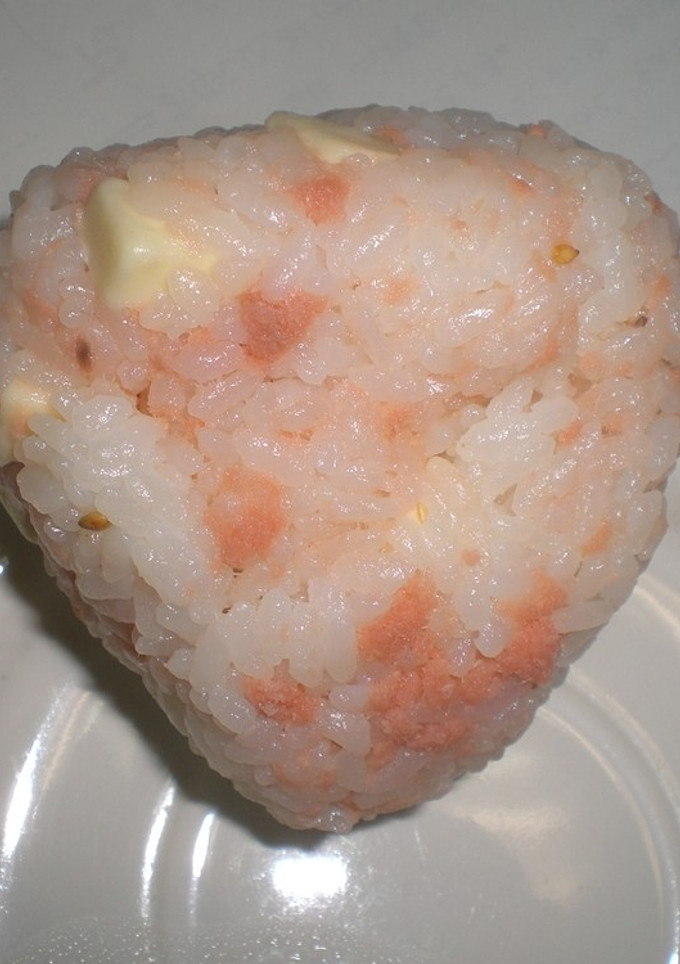 鮭フレークとチーズのおにぎり-レシピのメイン写真