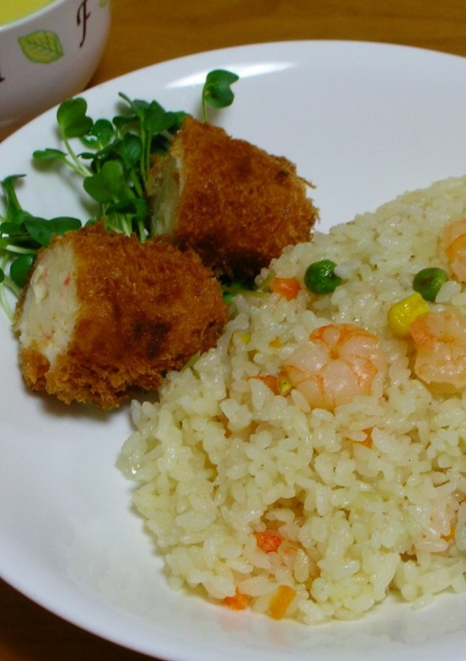 炊飯器で炊くエビピラフ-レシピのメイン写真