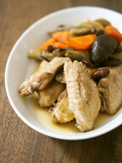 鶏手羽と金時豆、根菜の煮込み-レシピのメイン写真