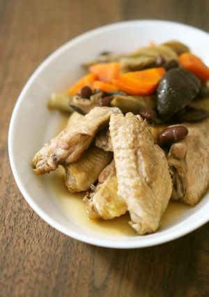 鶏手羽と金時豆、根菜の煮込み-レシピのメイン写真