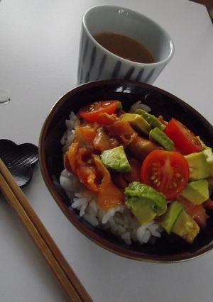 アボカドとサーモンのゆずぽんDEカフェ丼-レシピのメイン写真