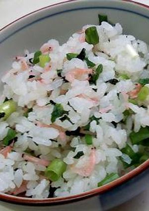 混ぜるだけで美味　ねぎとアミのわかめご飯-レシピのメイン写真