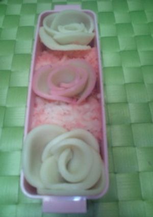 薔薇でおしゃれなかまぼこ弁当-レシピのメイン写真