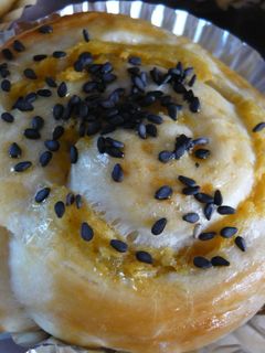 黒胡麻おさつうずまきロールパン-レシピのメイン写真