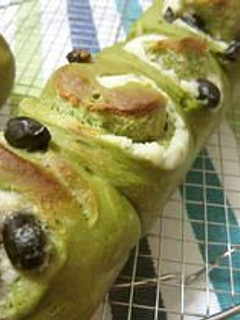 ぐるぐる黒豆抹茶ぱん-レシピのメイン写真