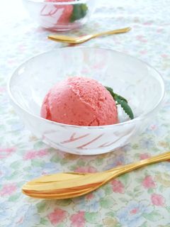 ストロベリーフローズンヨーグルト-レシピのメイン写真