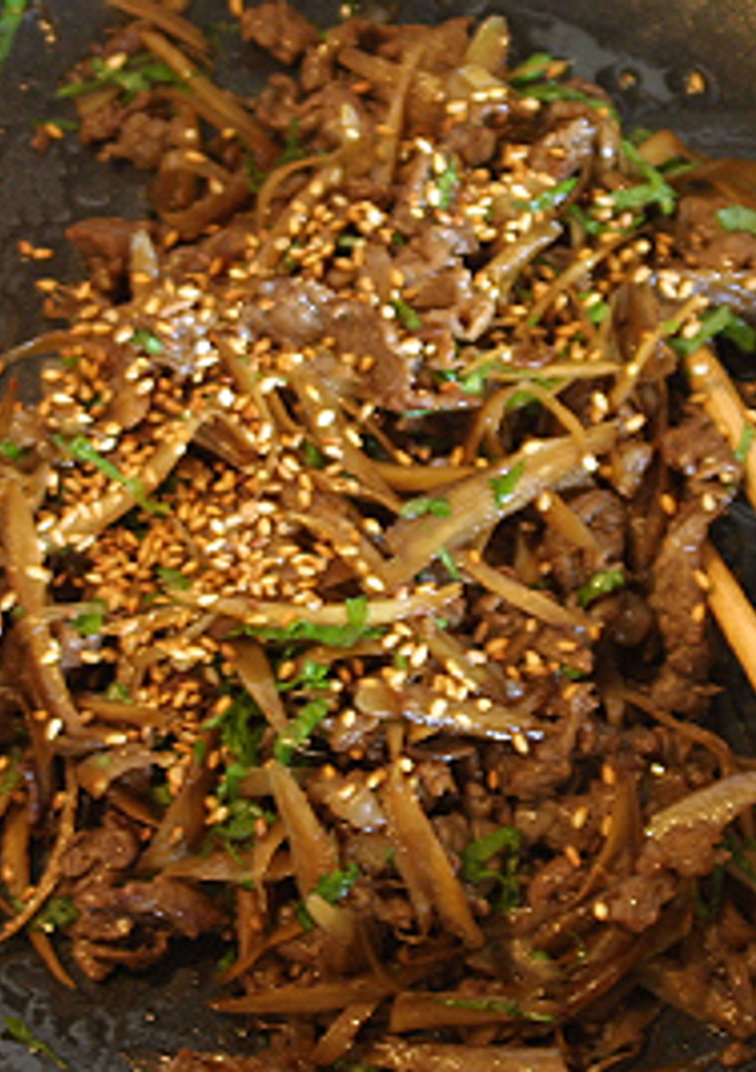 ごはんがススム☆牛肉とごぼうの炒め煮-レシピのメイン写真