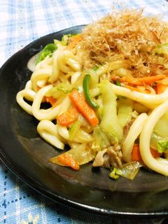 ヒガシマルうどんスープで焼きうどん-レシピのメイン写真