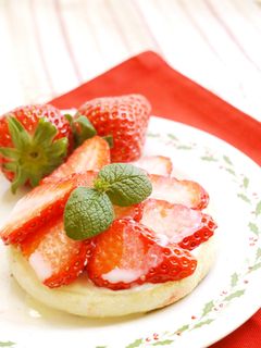 いちご♡クリームチーズのっけトースト-レシピのメイン写真