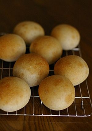 あこ天然酵母で丸パン-レシピのメイン写真