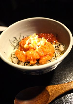 トロトロ！サーモンユッケの親子丼-レシピのメイン写真